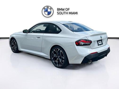 2025 BMW 230 i