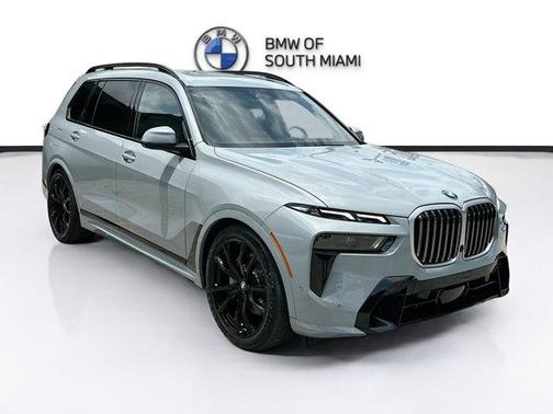 Gray Metallic 2024 BMW X7 xDrive40i
