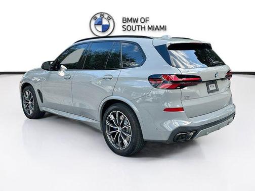 2024 BMW X5 M60i