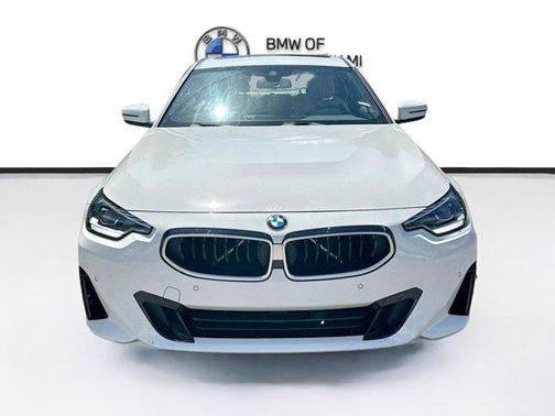 2025 BMW 230 i