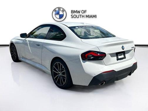 2025 BMW 230 i
