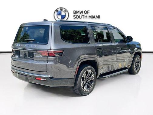 2023 Jeep Wagoneer Base
