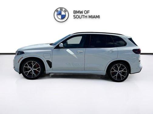 Alpine White 2024 BMW X5 PHEV xDrive50e