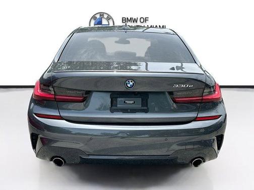 2022 BMW 330e 330e