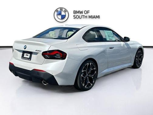 2025 BMW 230 i