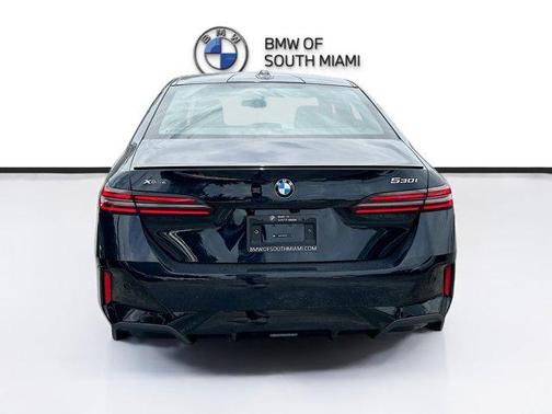 Carbon Black Metallic 2027 BMW 530 i xDrive