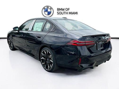 Carbon Black Metallic 2027 BMW 530 i xDrive