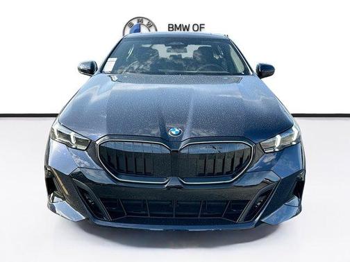 Carbon Black Metallic 2027 BMW 530 i
