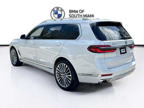 2025 BMW X7 xDrive40i