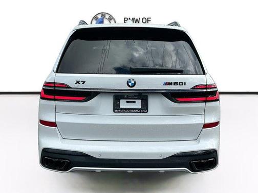 Mineral White Metallic 2027 BMW X7 M60i