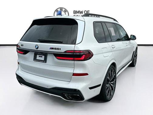 Mineral White Metallic 2027 BMW X7 M60i