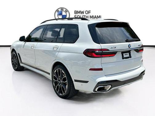 Alpine White 2023 BMW X7 xDrive40i
