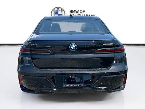 Black Sapphire Metallic 2026 BMW i7 EDrive50
