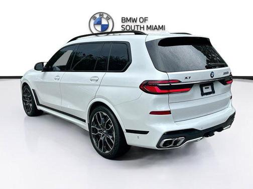 Mineral White Metallic 2025 BMW X7 M60i