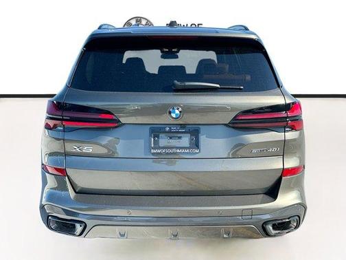 Manhattan Green Metallic 2026 BMW X5 sDrive40i