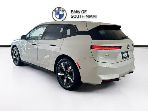 2026 BMW iX xDrive60