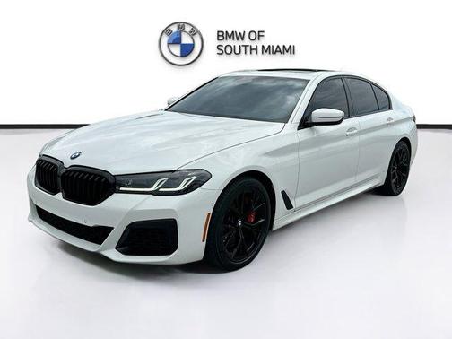 Alpine White 2023 BMW 540 i