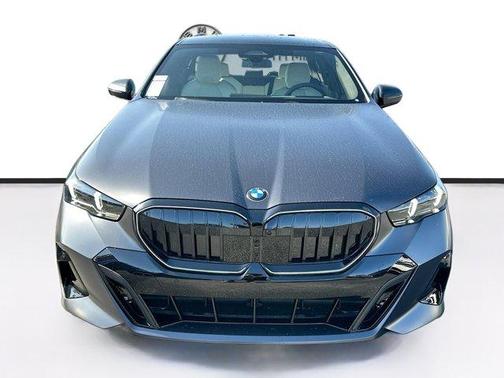Deep Gray 2027 BMW 530 i