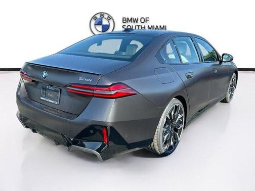 Deep Gray 2027 BMW 530 i