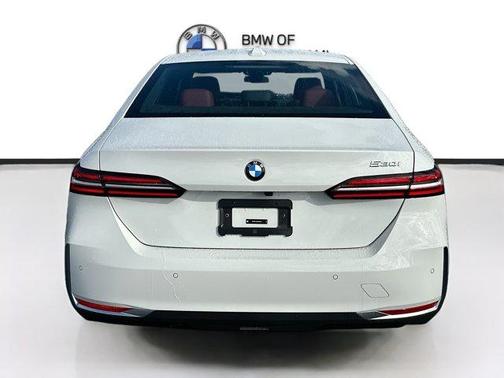 Alpine White 2026 BMW 530 i
