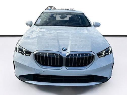 Alpine White 2026 BMW 530 i