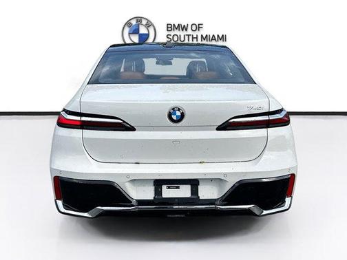 2026 BMW 740 i