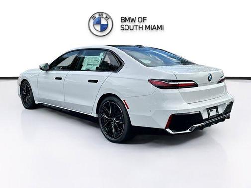 2026 BMW 740 i