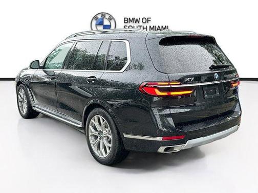 Black Sapphire Metallic 2024 BMW X7 xDrive40i
