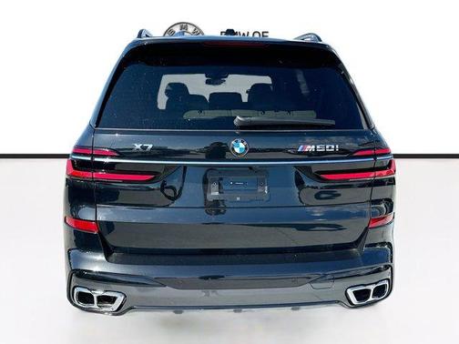 2025 BMW X7 M60i