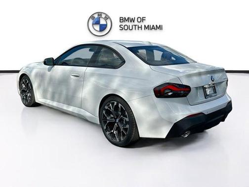 2025 BMW 230 i