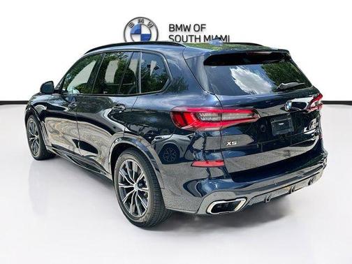 Carbon Black Metallic 2021 BMW X5 M50i