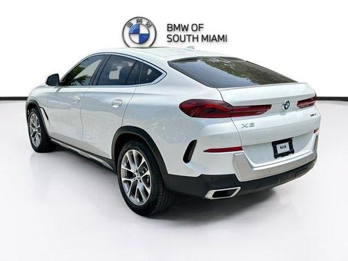 Mineral White Metallic 2022 BMW X6 xDrive40i