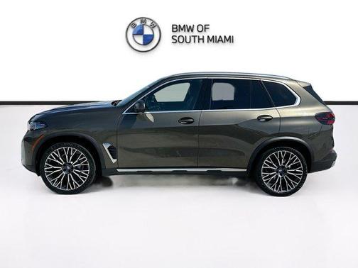 Manhattan Green Metallic 2024 BMW X5 sDrive40i
