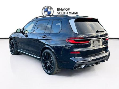 Carbon Black Metallic 2026 BMW X7 xDrive40i