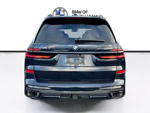 Carbon Black Metallic 2026 BMW X7 xDrive40i
