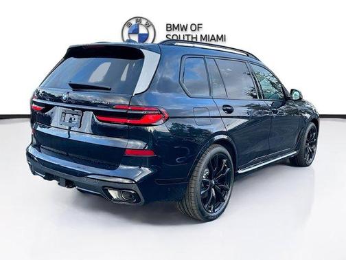 Carbon Black Metallic 2026 BMW X7 xDrive40i