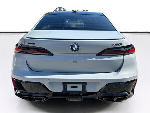 2025 BMW 760 760i xDrive