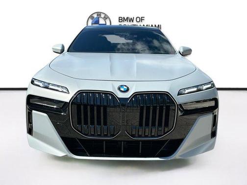 2025 BMW 760 760i xDrive
