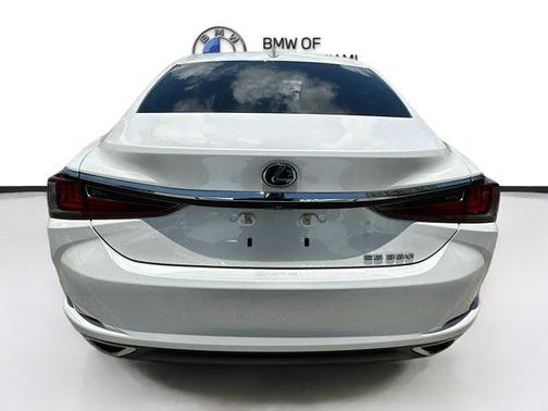 2022 Lexus ES 350 Base