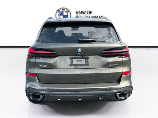 Manhattan Green Metallic 2026 BMW X5 sDrive40i