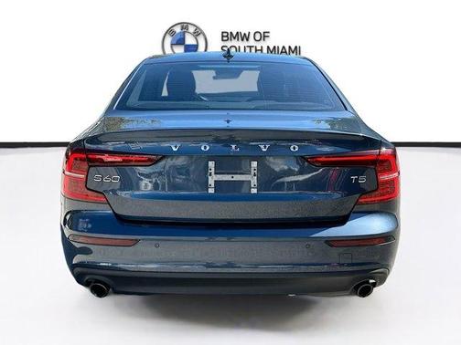 2020 Volvo S60 T5 Momentum