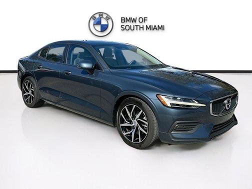 2020 Volvo S60 T5 Momentum