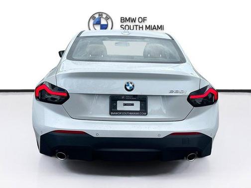 2025 BMW 230 i