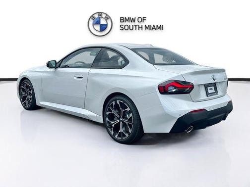 2025 BMW 230 i