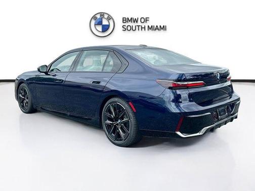 2026 BMW 750e xDrive