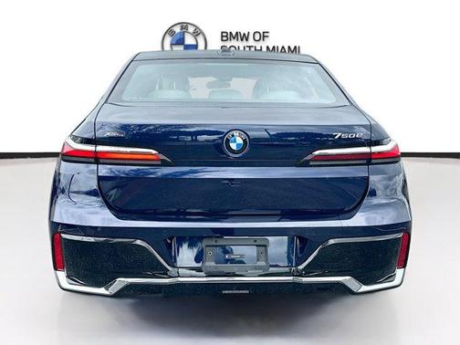 2026 BMW 750e xDrive