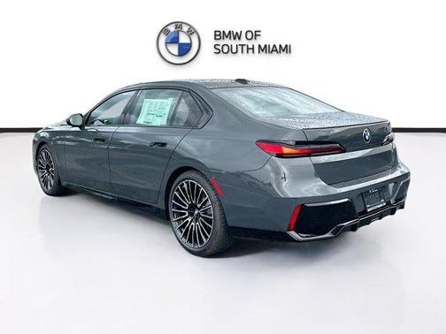 2026 BMW 740 i
