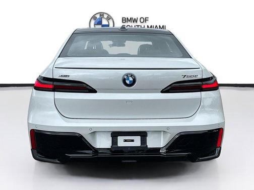 2026 BMW 750e xDrive