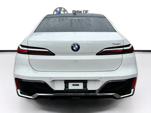2024 BMW 740 i