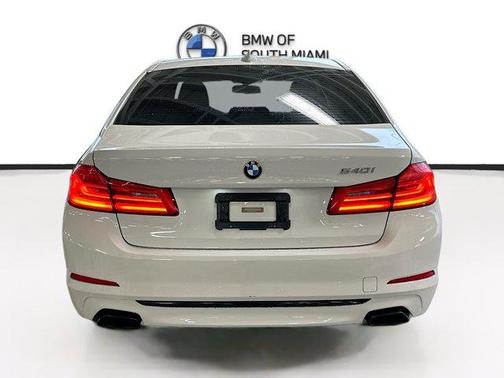 2017 BMW 540 i